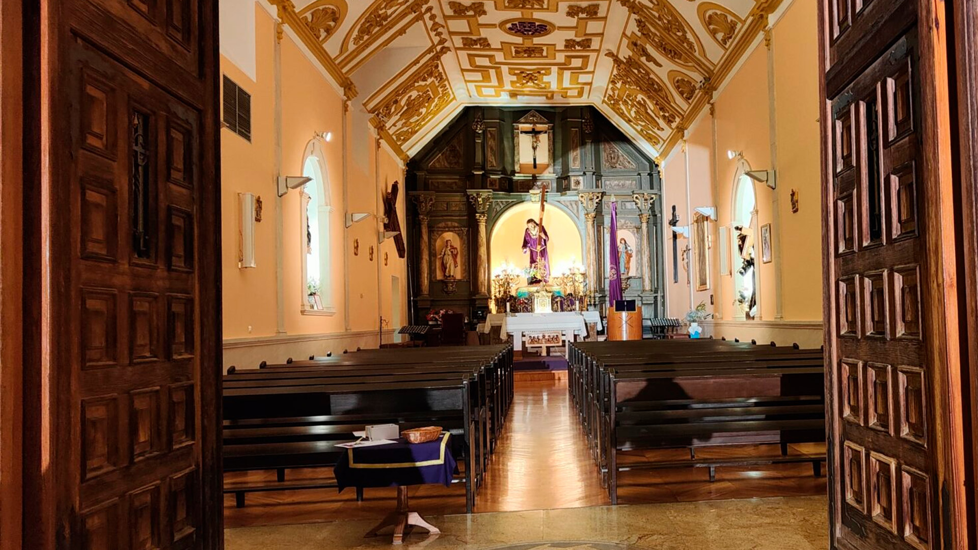 Puertas abiertas de nuestra Capilla